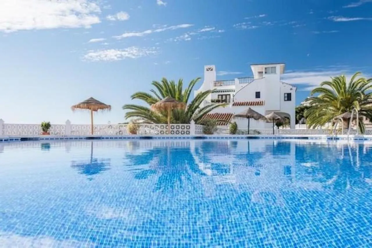 Capistrano Playa, Modern Apartment Within Walking Distance To Burriana Beach Nerja