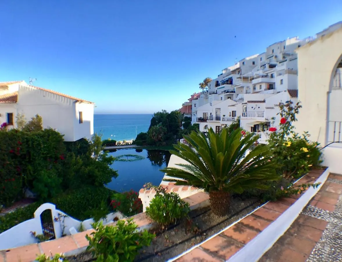 Capistrano Playa, Modern Apartment Within Walking Distance To Burriana Beach Nerja