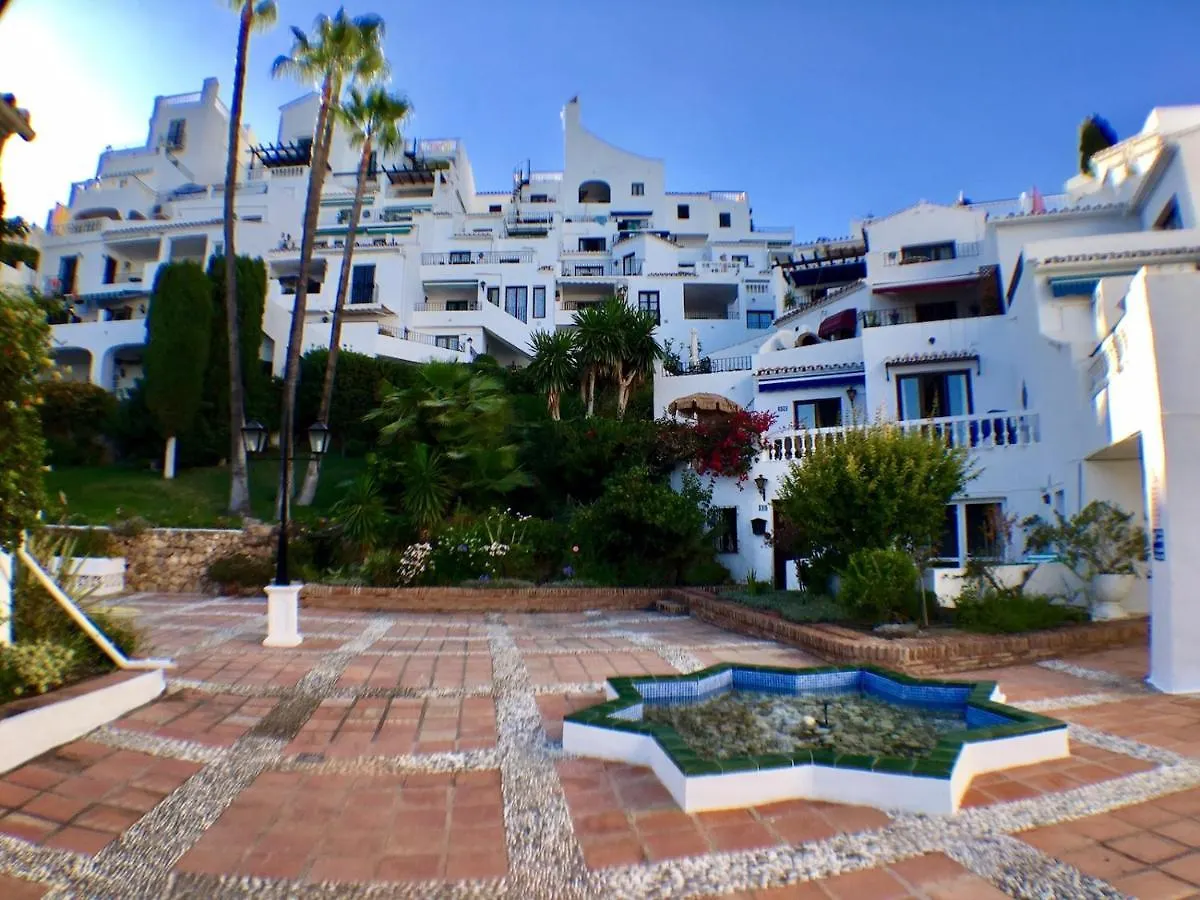 Capistrano Playa, Modern Apartment Within Walking Distance To Burriana Beach Nerja